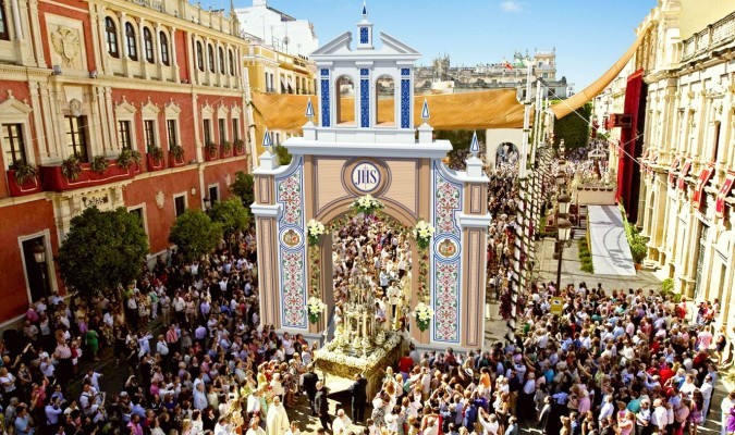 Festividad del Corpus Christi en Sevilla 2018. Datos de las vísperas y de las procesiones.